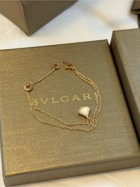 Authentic BVLGARI Divas’ Dream 18K Gold Mother-of-Pearl Bracelet Size:S/M